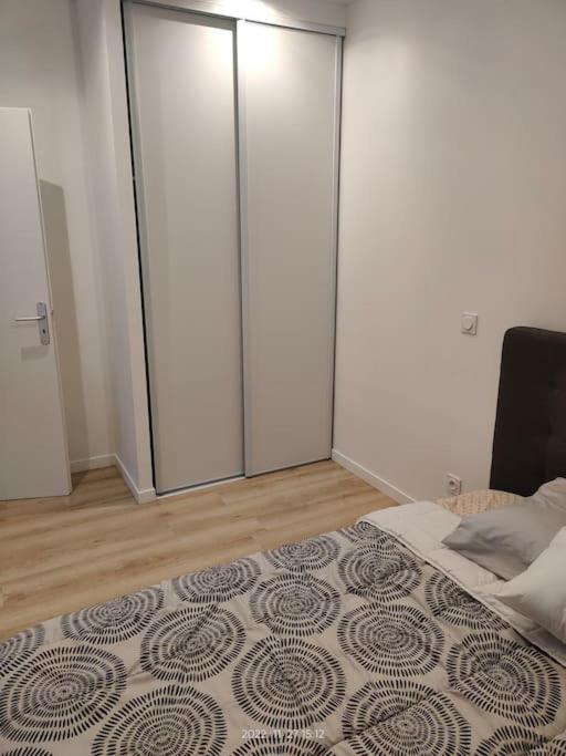 Logement Complet A Villeurbanne Exterior photo