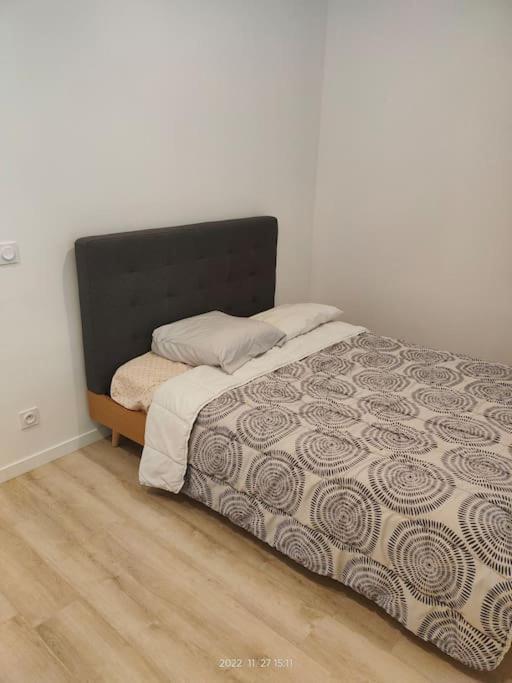 Logement Complet A Villeurbanne Exterior photo